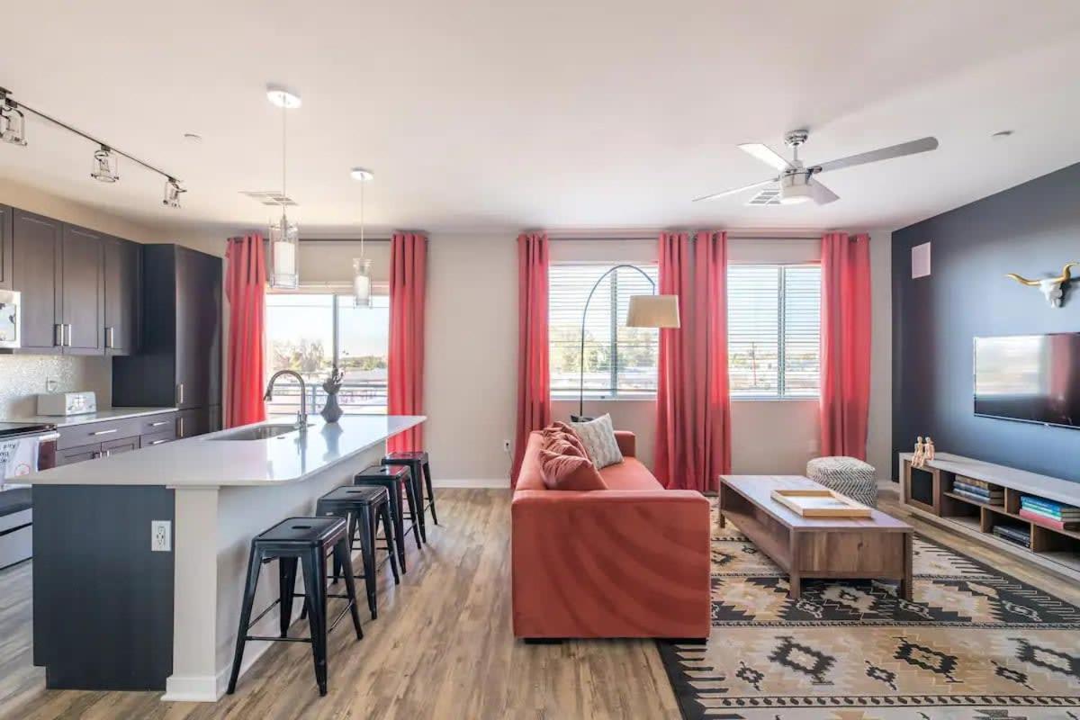 Modern Cozysuites - Paradise Under The Palm Trees! Phoenix Exterior photo